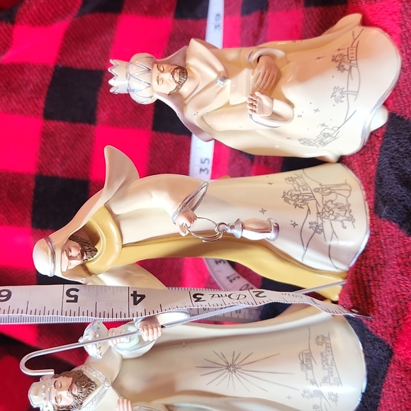 Hawthorne  Village, Christmas Holiday, Off-White Nativity Scene Set Decoration - Picture 9 of 16